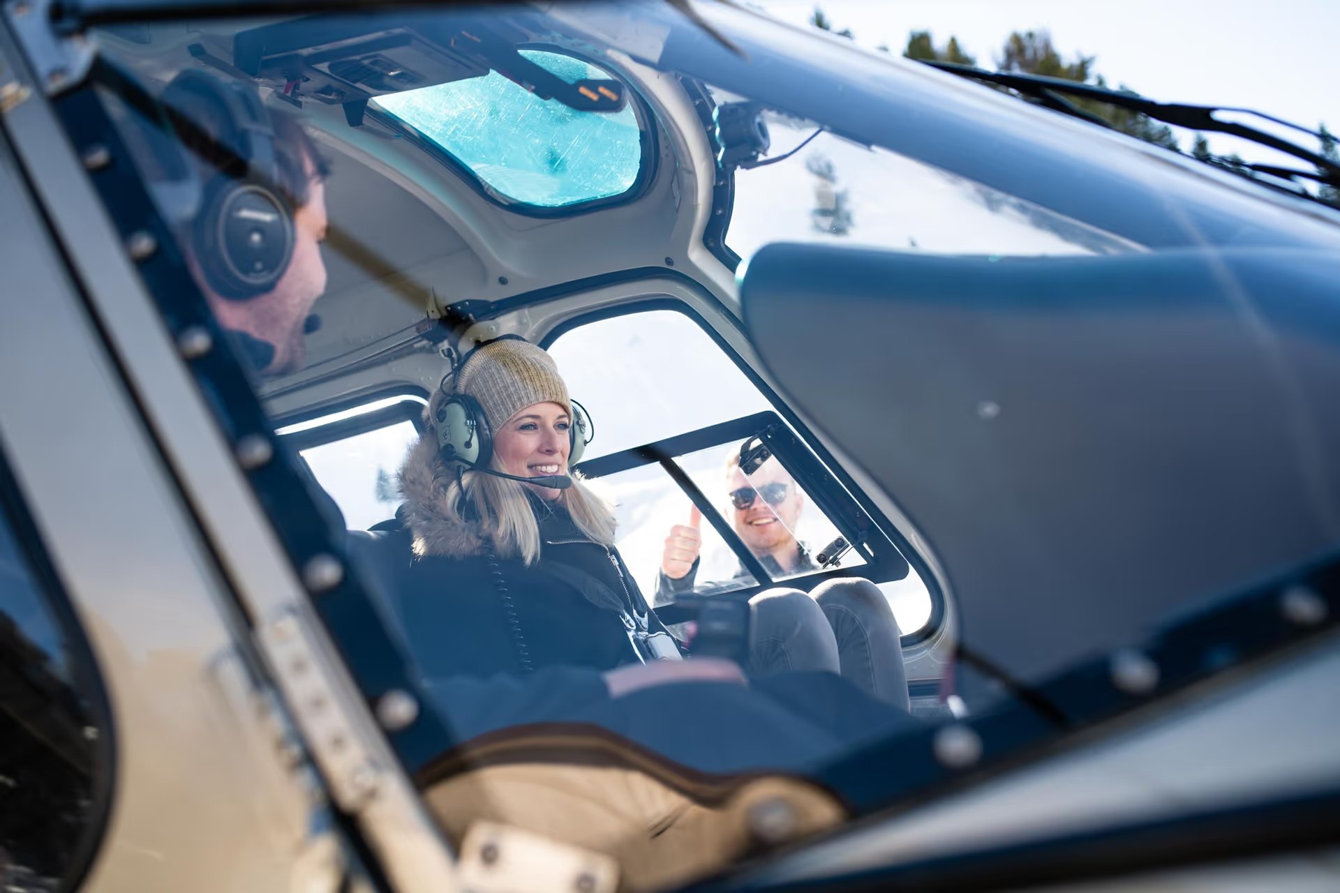 Helicopter transfer in the Alps